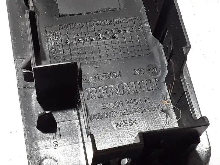 Renault Captur (2013 - 2020) 809602454R Кнопка стеклоподъемников — фото 4