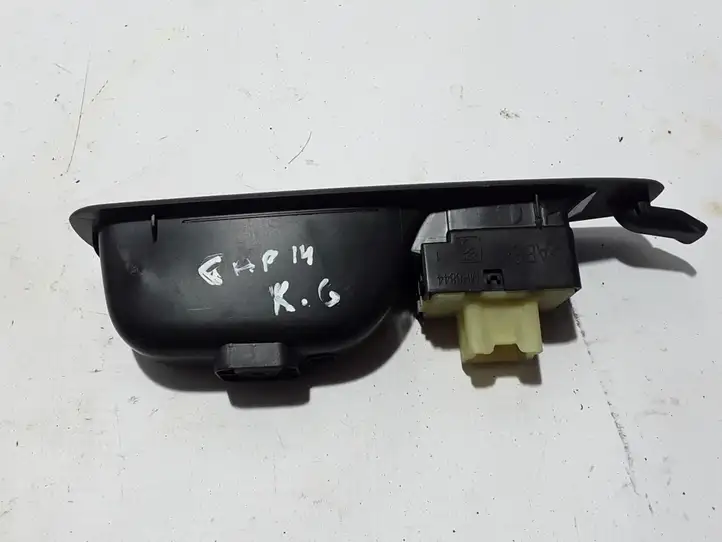 Renault Captur (2013 - 2020) 829614619R Кнопка стеклоподъемников — фото 3