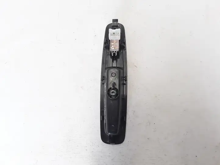Renault Kadjar (2015 - 2018) 829508687R Кнопка стеклоподъемников — фото 2
