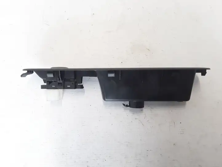 Renault Kadjar (2015 - 2018) 829508687R Кнопка стеклоподъемников — фото 3