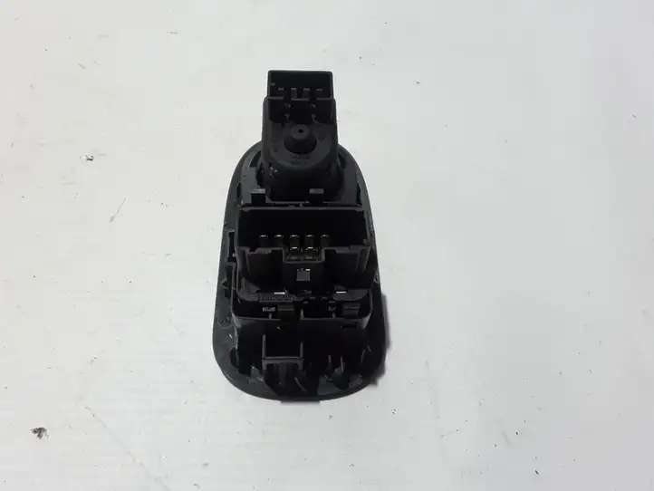 Renault Kangoo II (2008 - 2014) 8200637849 Кнопка стеклоподъемников — фото 3