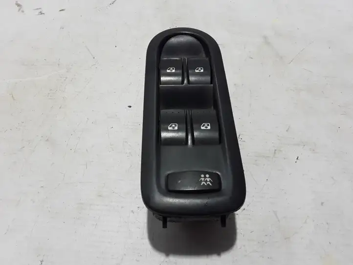 Renault Scenic II - Grand scenic II (2003 - 2006) 8200315042 Блок кнопок стеклоподъемников — фото 1