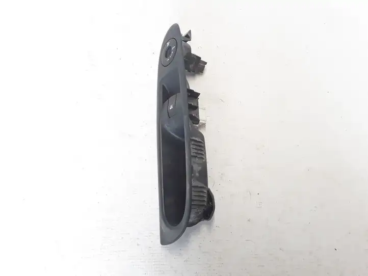 Renault Clio II (2001 - 2005) 8200084005 Кнопка стеклоподъемников — фото 1