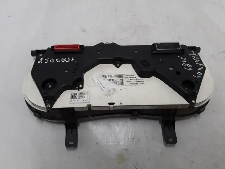 Renault Trafic II (X83) (2002 - 2014)  8200252449 Спидометр (приборный щиток)