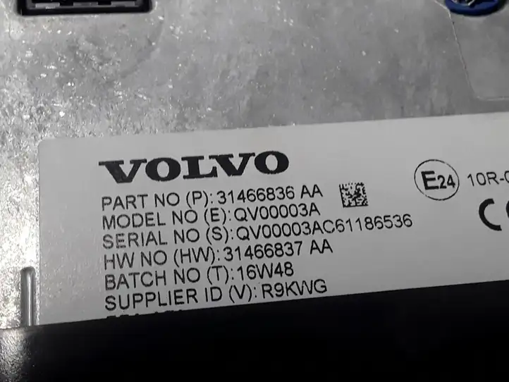 Volvo S90, V90 (2016 - 2020) 31466836 Дисплей / маленький экран — фото 2