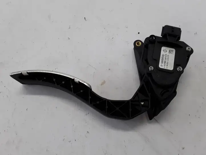 Renault Captur (2013 - 2020) 180026380R Педаль акселератора — фото 3