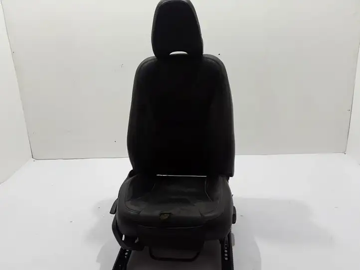 Volvo XC60 (2008 - 2013)   Переднее сиденье пассажира