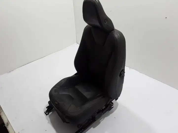 Volvo XC60 (2008 - 2013)   Переднее сиденье пассажира