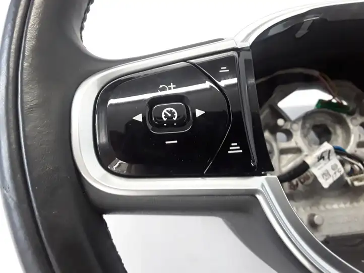 Volvo XC60 (2017 - ) 31407817 Руль — фото 4