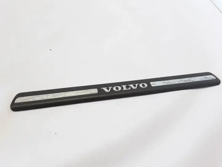 Volvo S60 (2013 - 2018) Внутренняя отделка переднего порога — фото 1