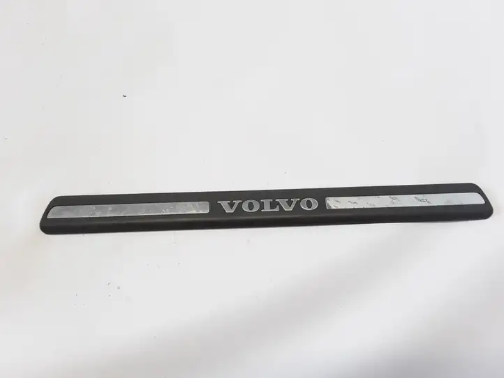 Volvo S60 (2013 - 2018) Внутренняя отделка переднего порога — фото 4