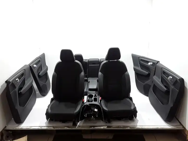 Volvo XC40 (2017 - ) Комплект салона — фото 1