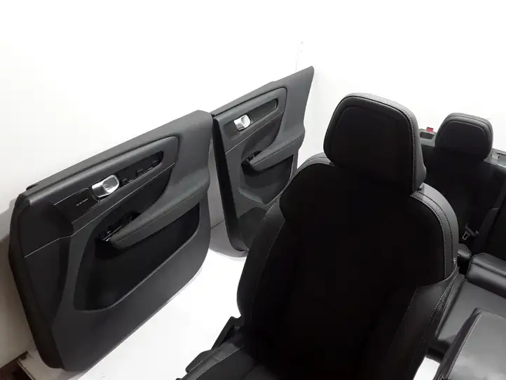 Volvo XC40 (2017 - ) Комплект салона — фото 2