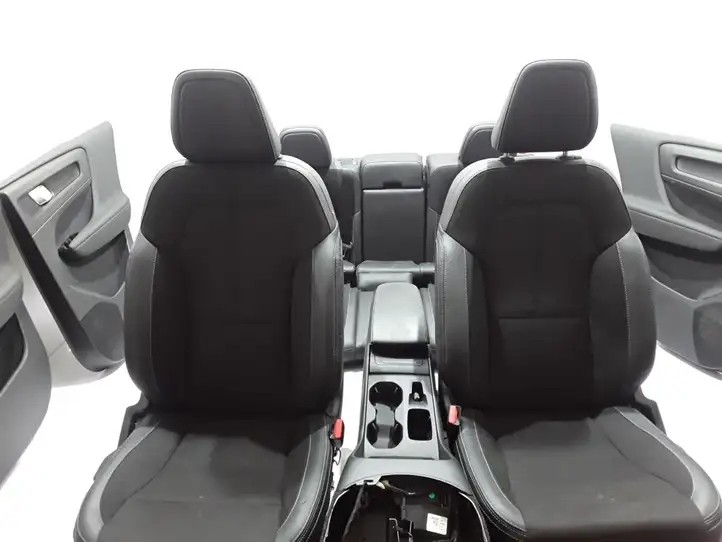 Volvo XC40 (2017 - ) Комплект салона — фото 3
