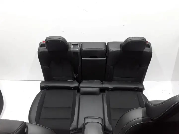 Volvo XC40 (2017 - ) Комплект салона — фото 4