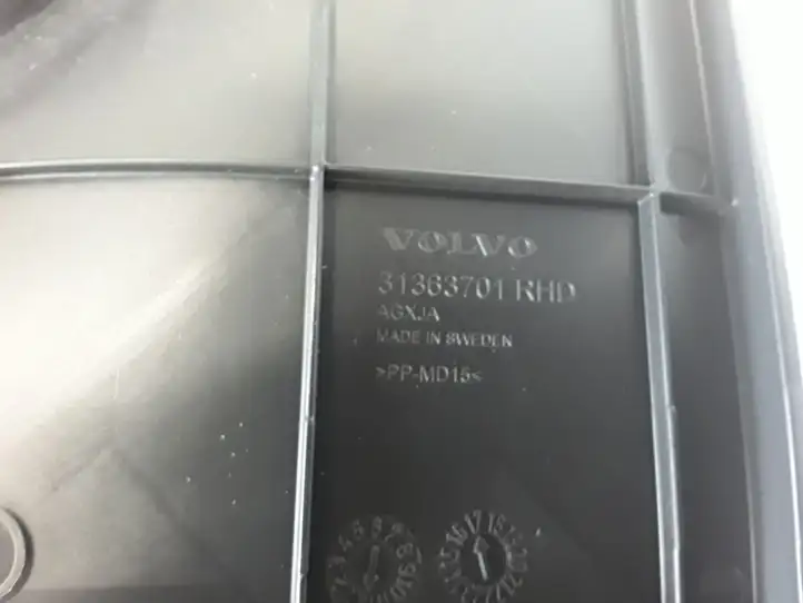 Volvo XC90 (2014 - 2019)  31363701 Боковая отделка (у окна)