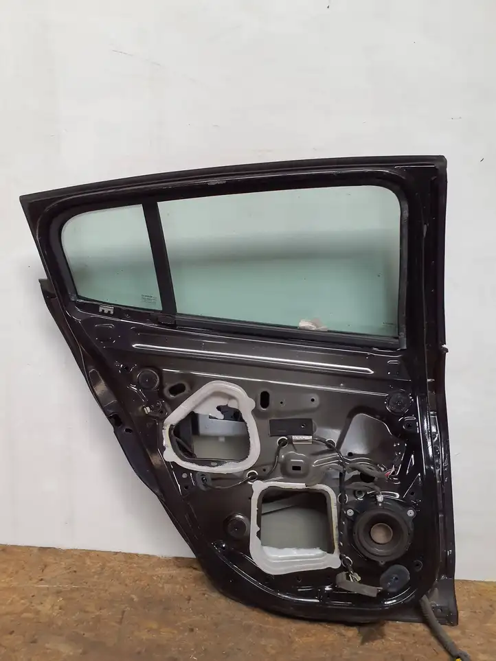 Renault Megane III (2009 - 2016) Задняя дверь — фото 6