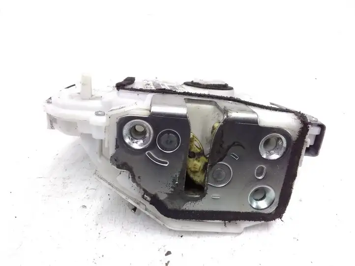 Honda CR-V (2009 - 2012) 72611SWAE1 Замок задней двери — фото 3