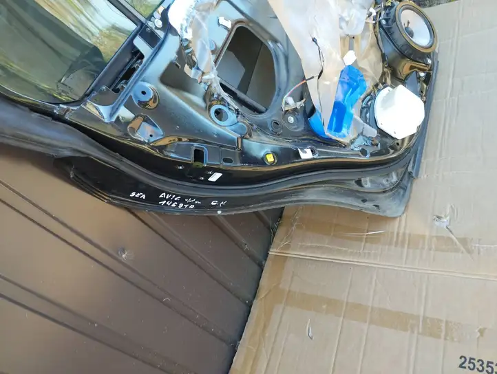 Toyota Avensis T270 (2009 - 2012)   Задняя дверь