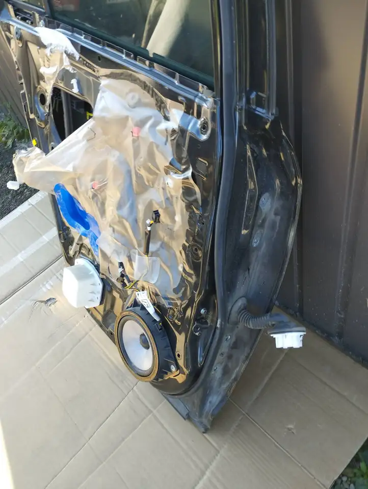 Toyota Avensis T270 (2009 - 2012)   Задняя дверь