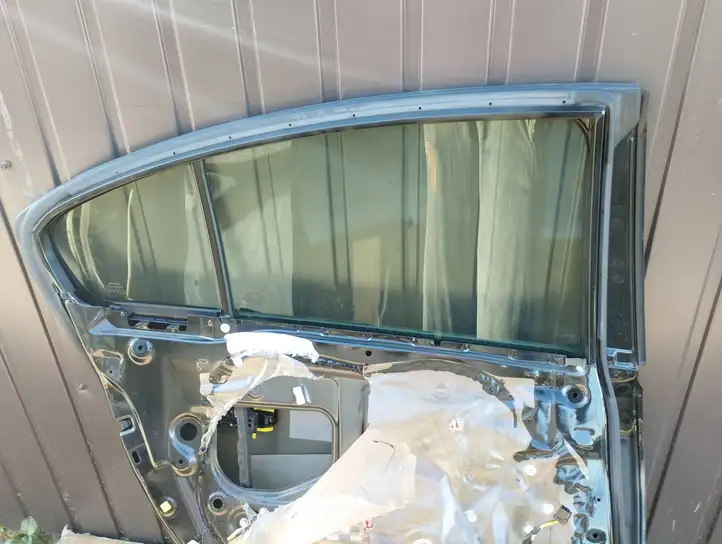 Toyota Avensis T270 (2009 - 2012)   Задняя дверь