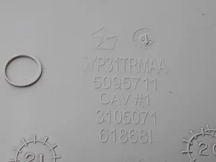 Chrysler Pacifica (2016 - ) 5YP31TRMAA Отделка внутренней панели салона — фото 3