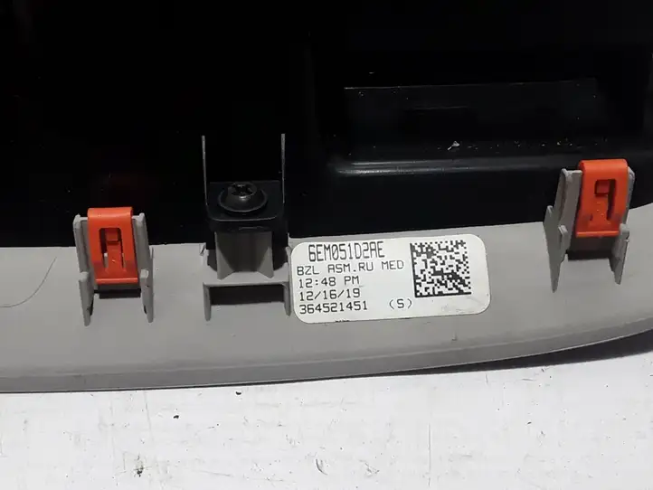 Chrysler Pacifica (2016 - ) 6EM051D2AE Отделка внутренней панели салона — фото 3