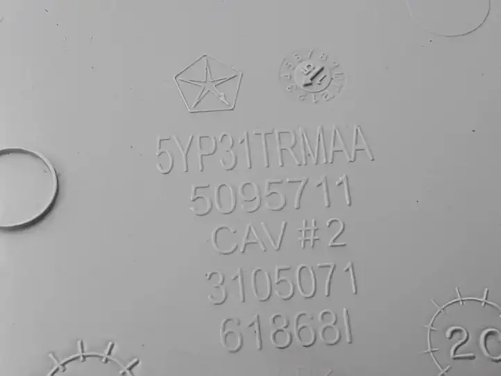 Chrysler Pacifica (2016 - ) 5YP31TRMAA Отделка внутренней панели салона — фото 3