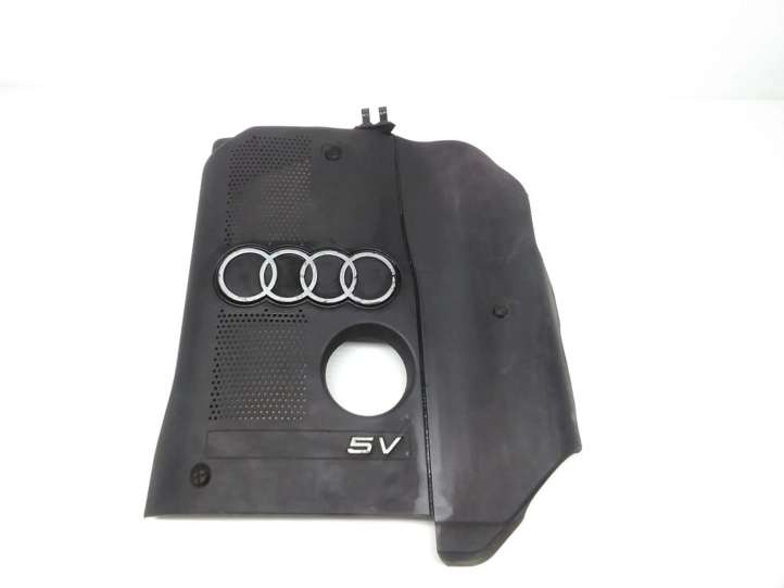 058103724J Audi A4 S4 B5 8D Variklio dangtis (apdaila)