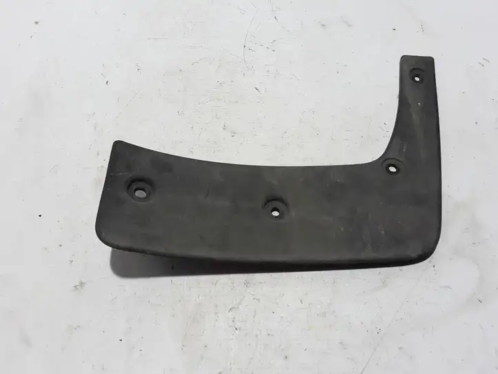 Volvo XC40 (2017 - )  32226807 Передний брызговик