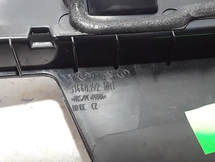 Volvo XC40 (2017 - ) 31448392 Накладка стекла передней двери — фото 3