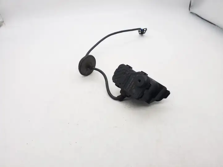 Volkswagen Polo V 6R (2009 - 2015) 6R0810773B Замок крышки топливного бака — фото 2