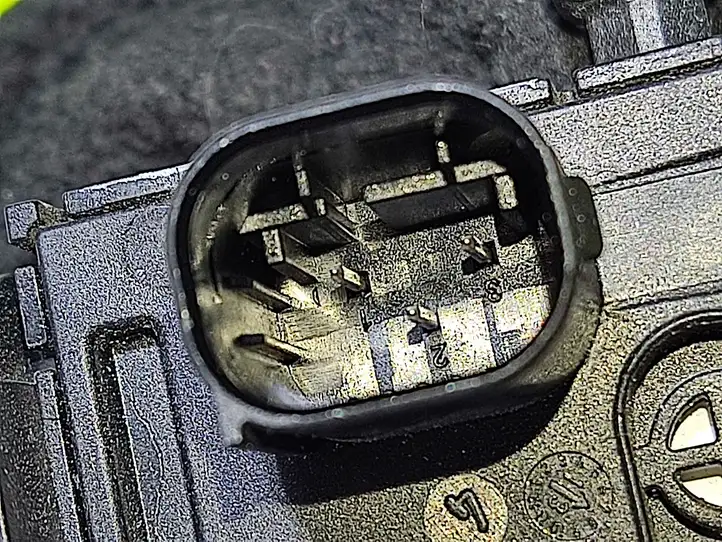 Audi A6 C7 (2011 - 2014) 4G0907658A Датчик качества воздуха — фото 4