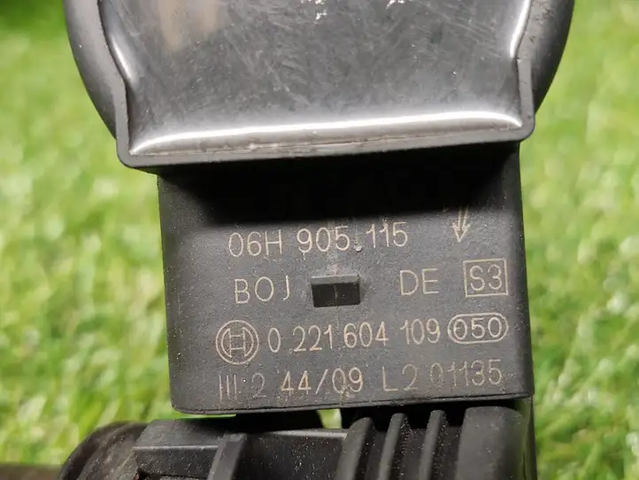 Volkswagen PASSAT CC (2012 - 2017) 06H905115 Катушка зажигания — фото 1