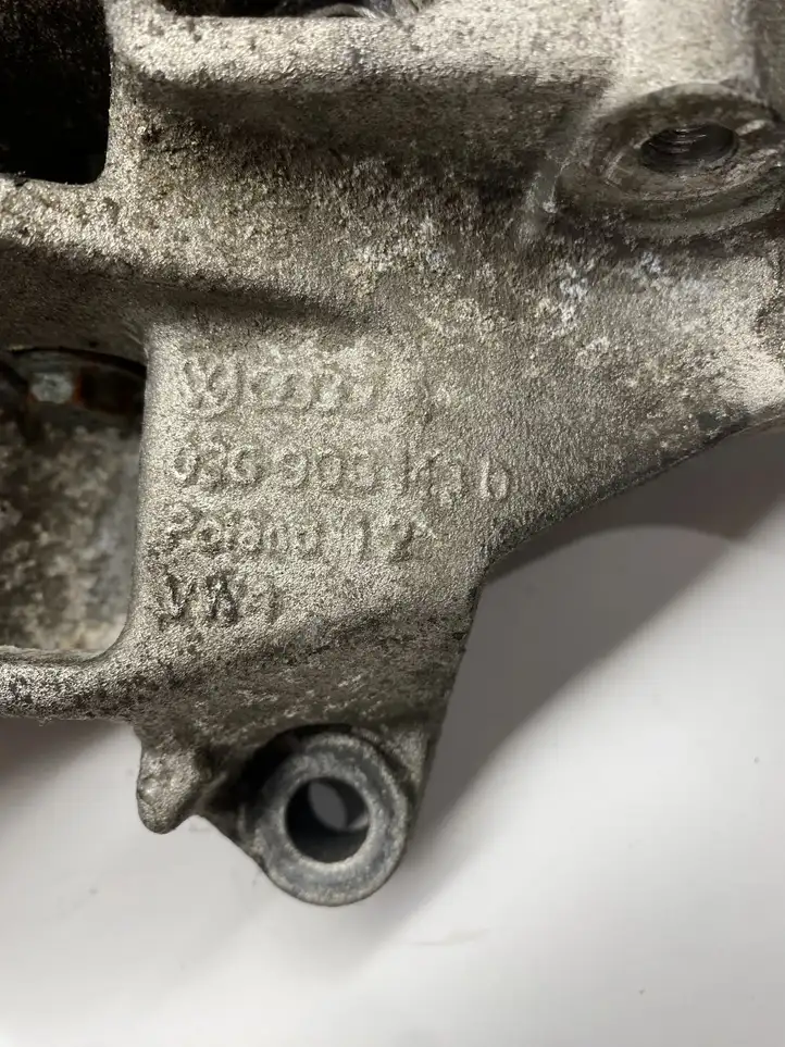 Audi A4 S4 B7 8E 8H (2004 - 2009) 030903143D Кронштейн насоса ГУР — фото 4