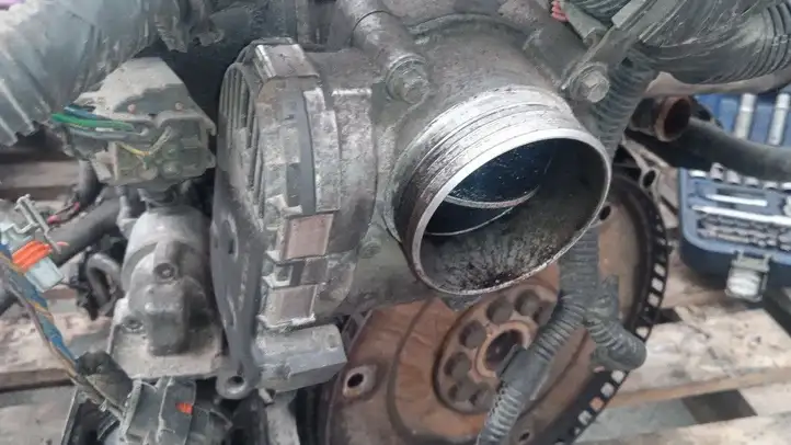 Volvo V70 (2007 - 2013) 8692720 Дроссельная заслонка — фото 1