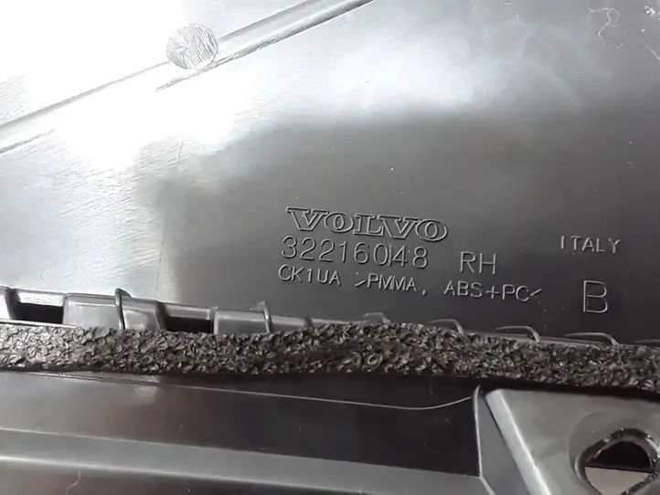 Volvo XC60 (2017 - ) 32216048 Молдинги задней двери — фото 2