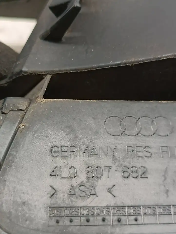 Audi Q7 4L (2005 - 2009) 4L0807682 Решетка противотуманной фары — фото 4
