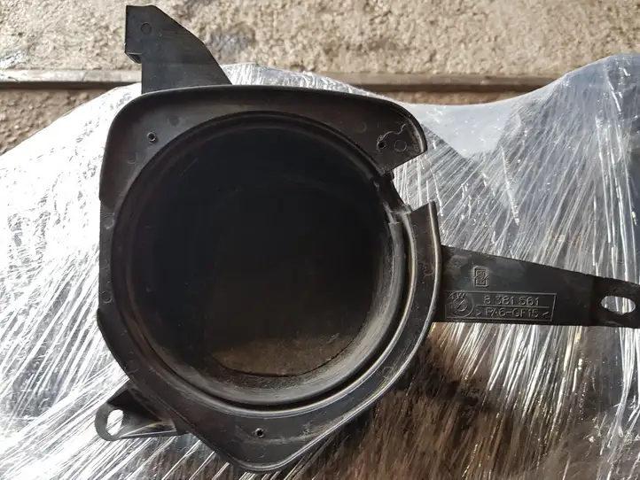 BMW 3 E46 (1998 - 2005)  8381561 Отделка заднего динамика