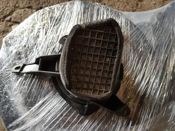 BMW 3 E46 (1998 - 2005)  8381561 Отделка заднего динамика