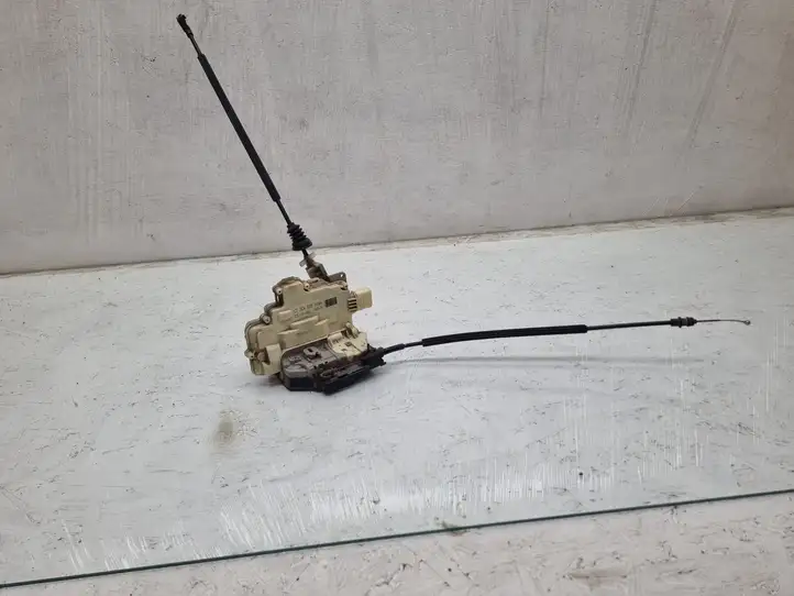 Volkswagen PASSAT B6 (2005 - 2010) 3C4839016A Замок задней двери — фото 1