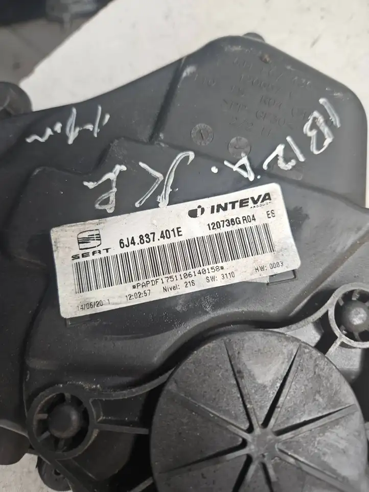Seat Ibiza IV (6J,6P) (2008 - 2017) 6J4837401E Электростеклоподъемник передний (комплект) — фото 4