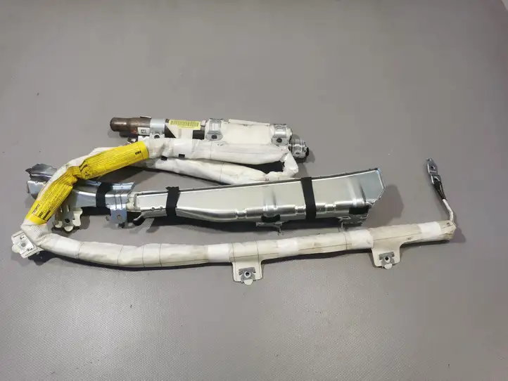 Toyota Verso (2012 - 2015)   Боковая подушка безопастности( (крыша)