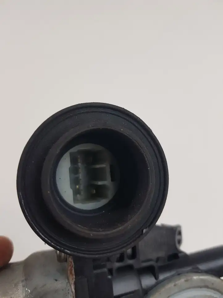 Lexus IS 220D-250-350 (2005 - 2010) Стеклоподъемник задней двери — фото 3