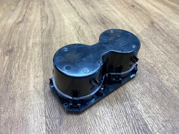 Volkswagen Touareg II (2010 - 2018) 7P6858602 Подстаканник — фото 2