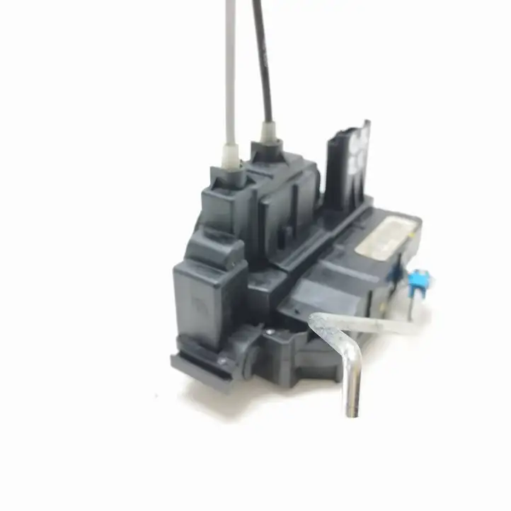 Hyundai i20 (PB PBT) (2008 - 2012) 814201J020 Замок задней двери — фото 3