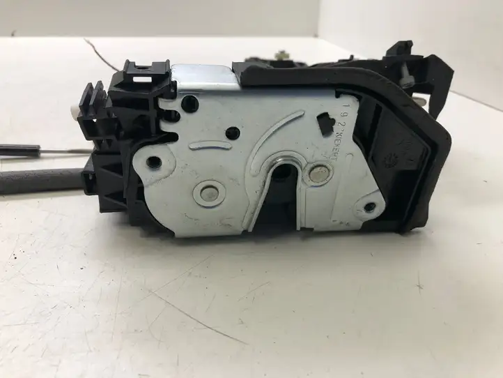BMW 3 F30 F35 F31 (2012 - 2018)   Замок задней двери