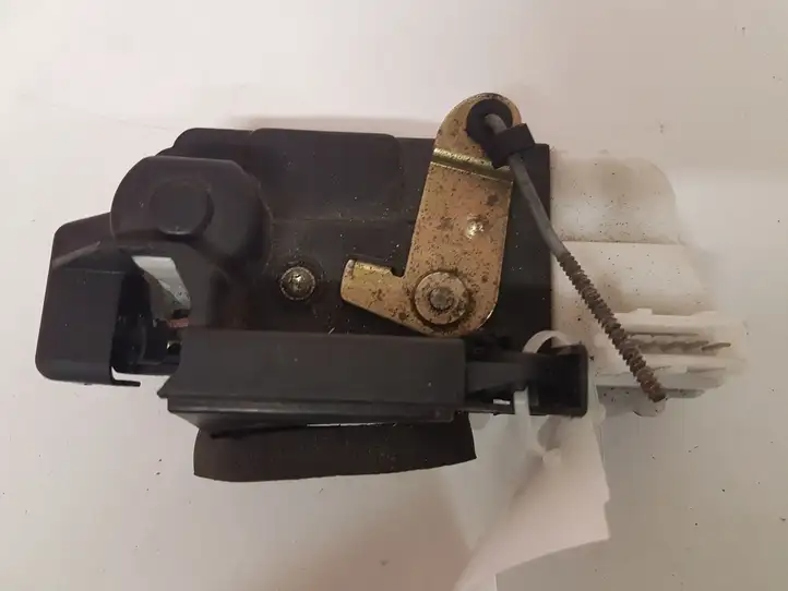 Peugeot 607 (2004 - 2010)   Замок задней двери