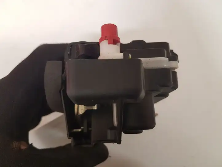 Peugeot 607 (2004 - 2010)   Замок задней двери