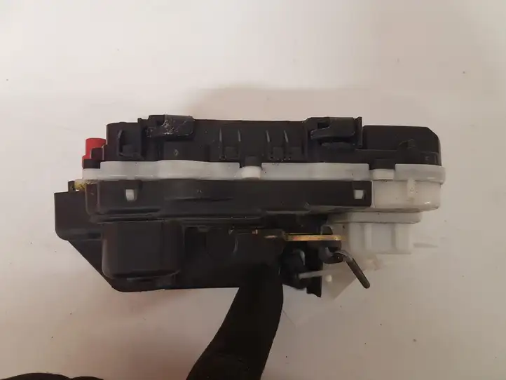 Peugeot 607 (2004 - 2010)   Замок задней двери